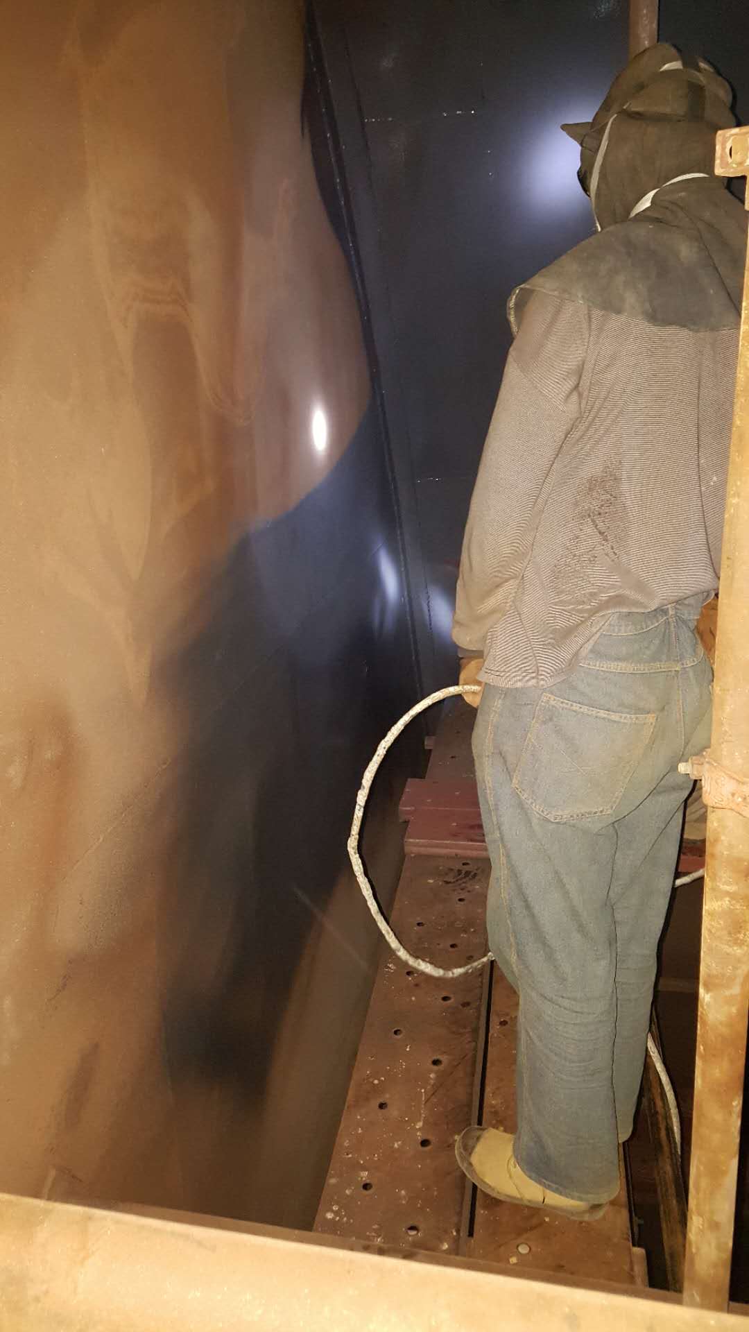 脫硫防腐鱗片膠泥襯里減緩應(yīng)力腐蝕的機(jī)理 脫硫防腐鱗片膠泥襯里減緩應(yīng)力腐蝕的機(jī)理