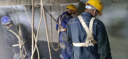 脫硫塔內(nèi)襯不銹鋼鱗片耐磨膠泥 脫硫塔內(nèi)襯不銹鋼鱗片耐磨膠泥